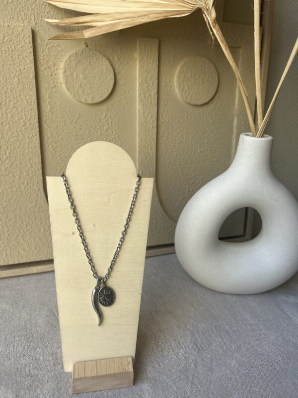 Collier pendentif symbole – Image 2