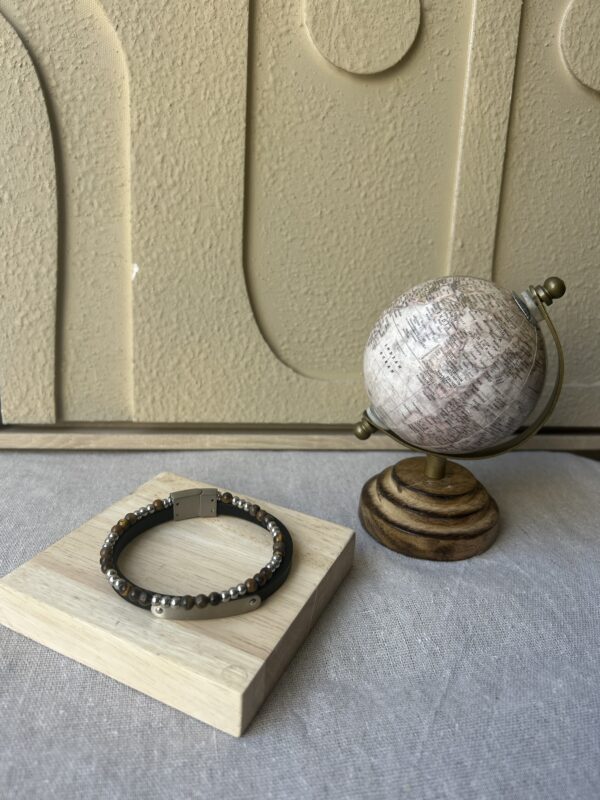 Bracelets en cuir et pierres naturelles