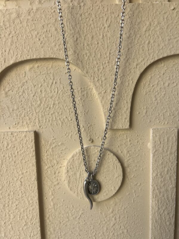 Collier pendentif symbole