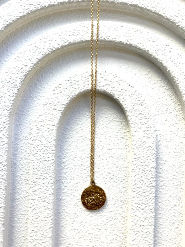 Collier médailles symbole – Image 2