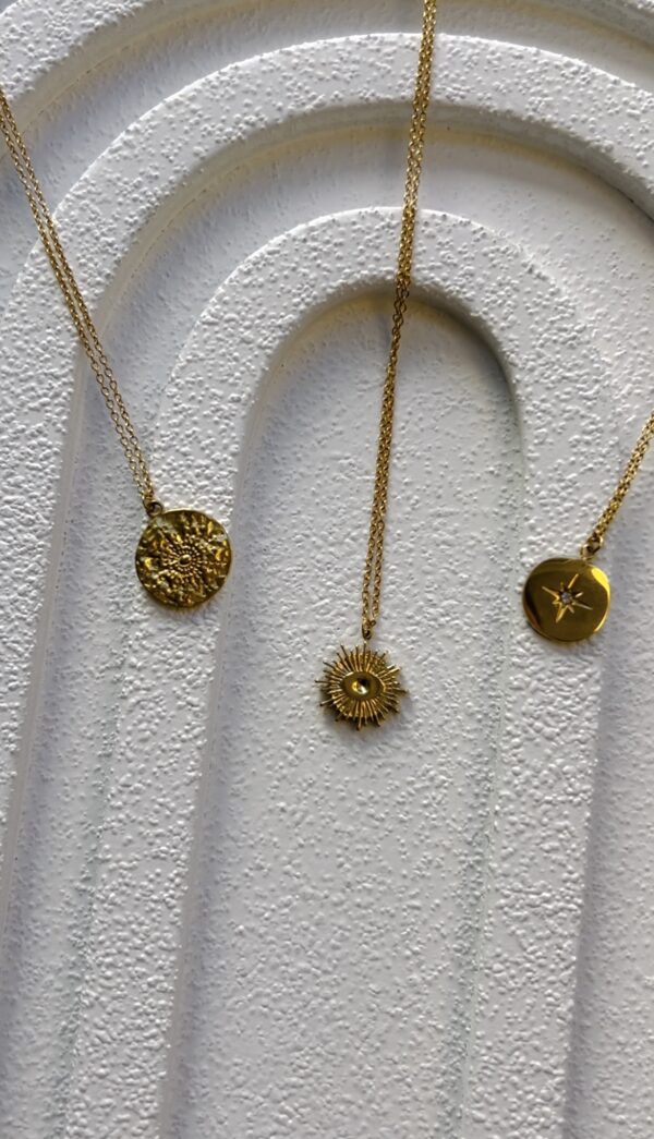 Collier médailles symbole – Image 6